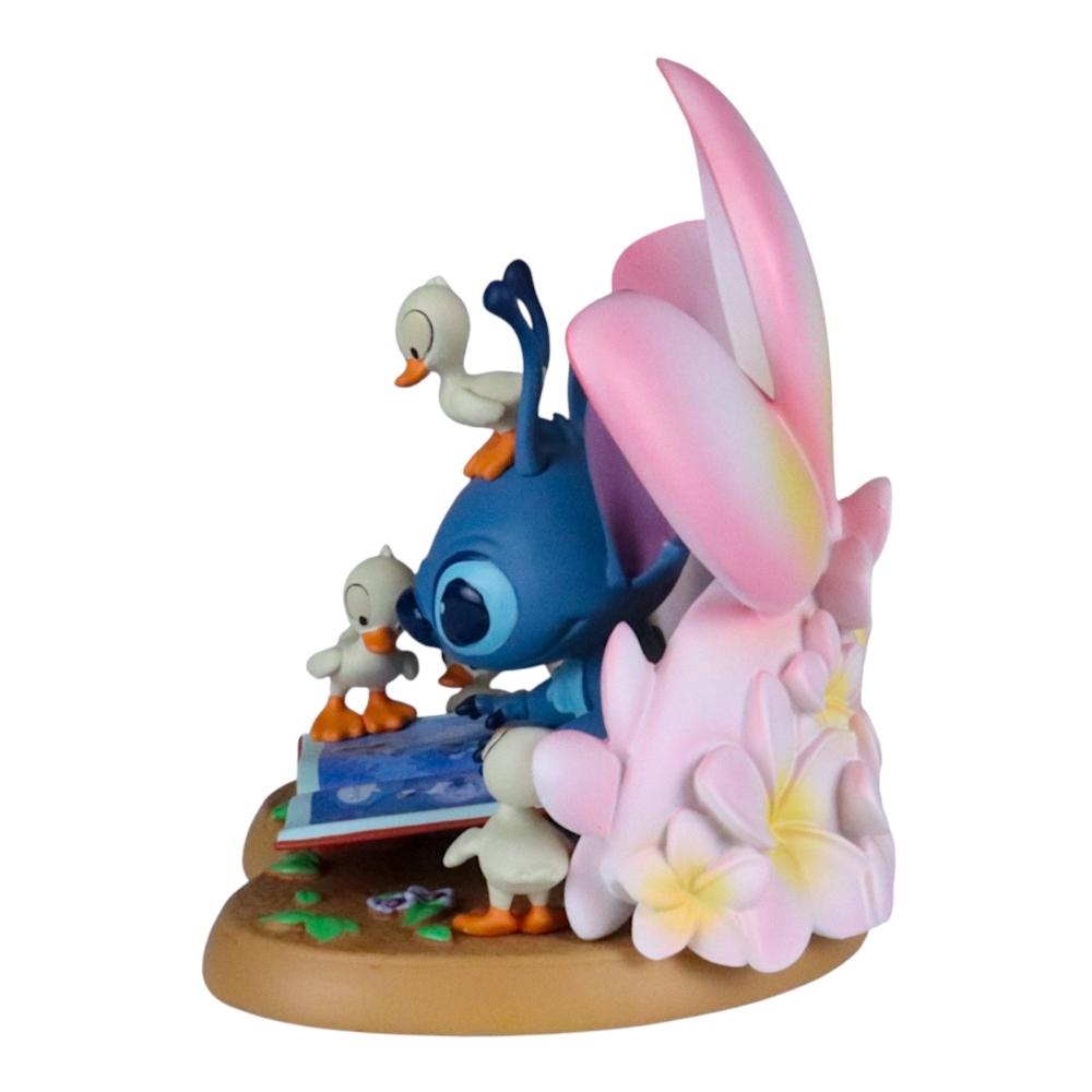 Stitch mit Buch und Enten Diorama Sammelfigur - Disney Lilo & Stitch